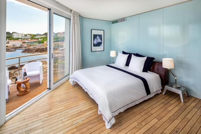 Boat Luxe Villa